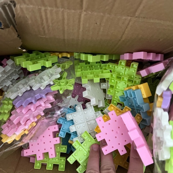 Colorful Interlocking Building Blocks for Kids - Picture 2 of 2